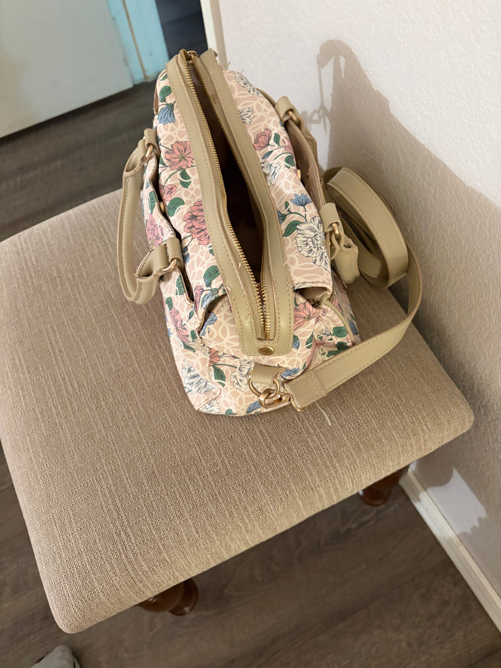 Brand New Floral Multi-Compartment Shoulder Bag with Adjustable Strap